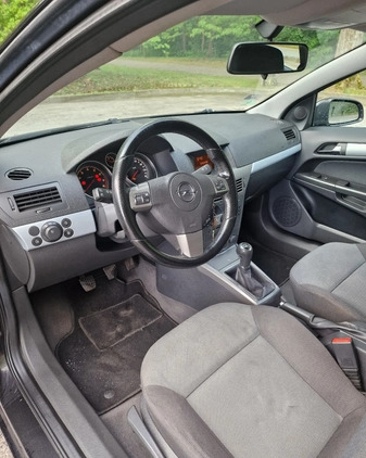Opel Astra cena 8000 przebieg: 351218, rok produkcji 2006 z Połaniec małe 154